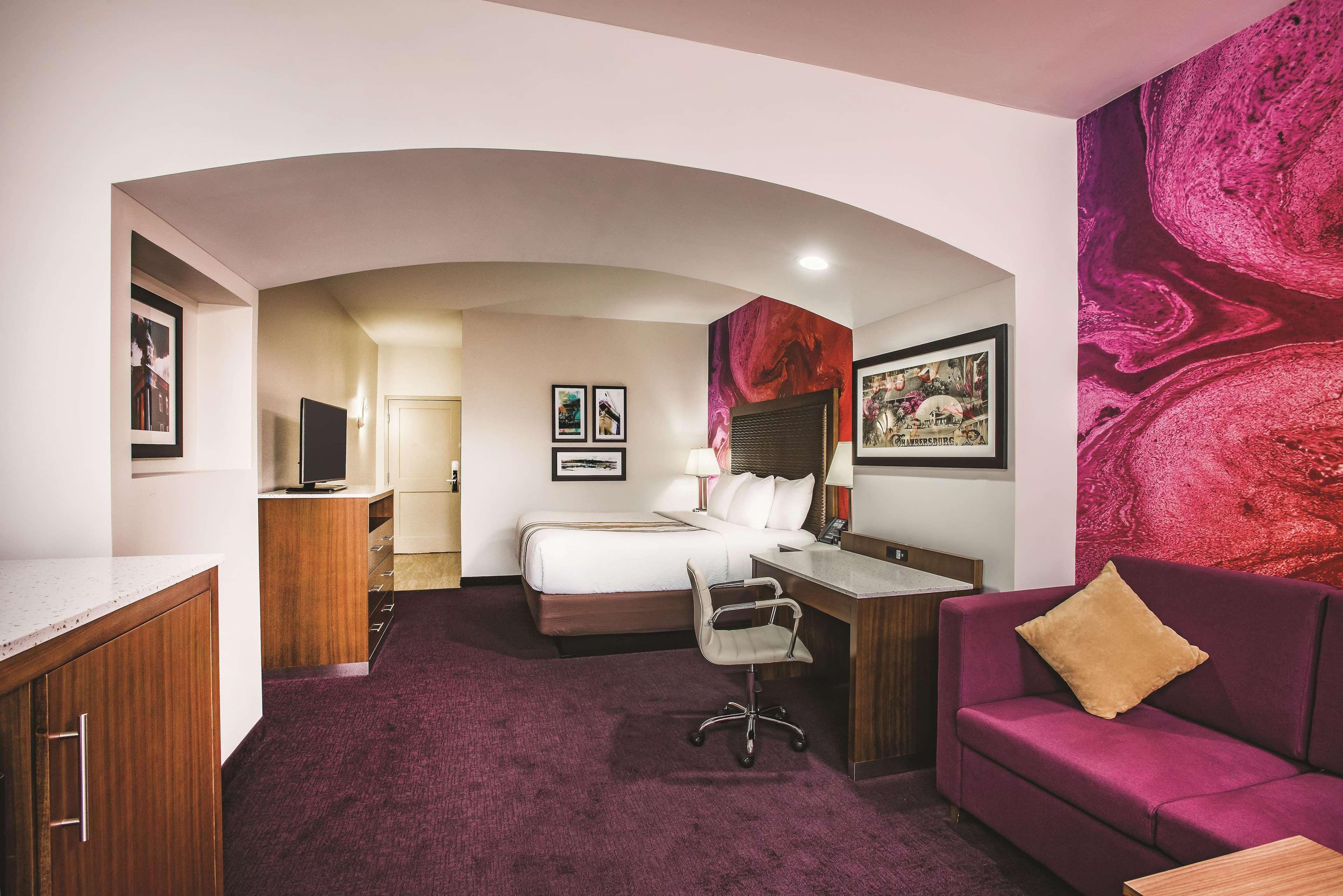 La Quinta By Wyndham Chambersburg Hotell Exteriör bild