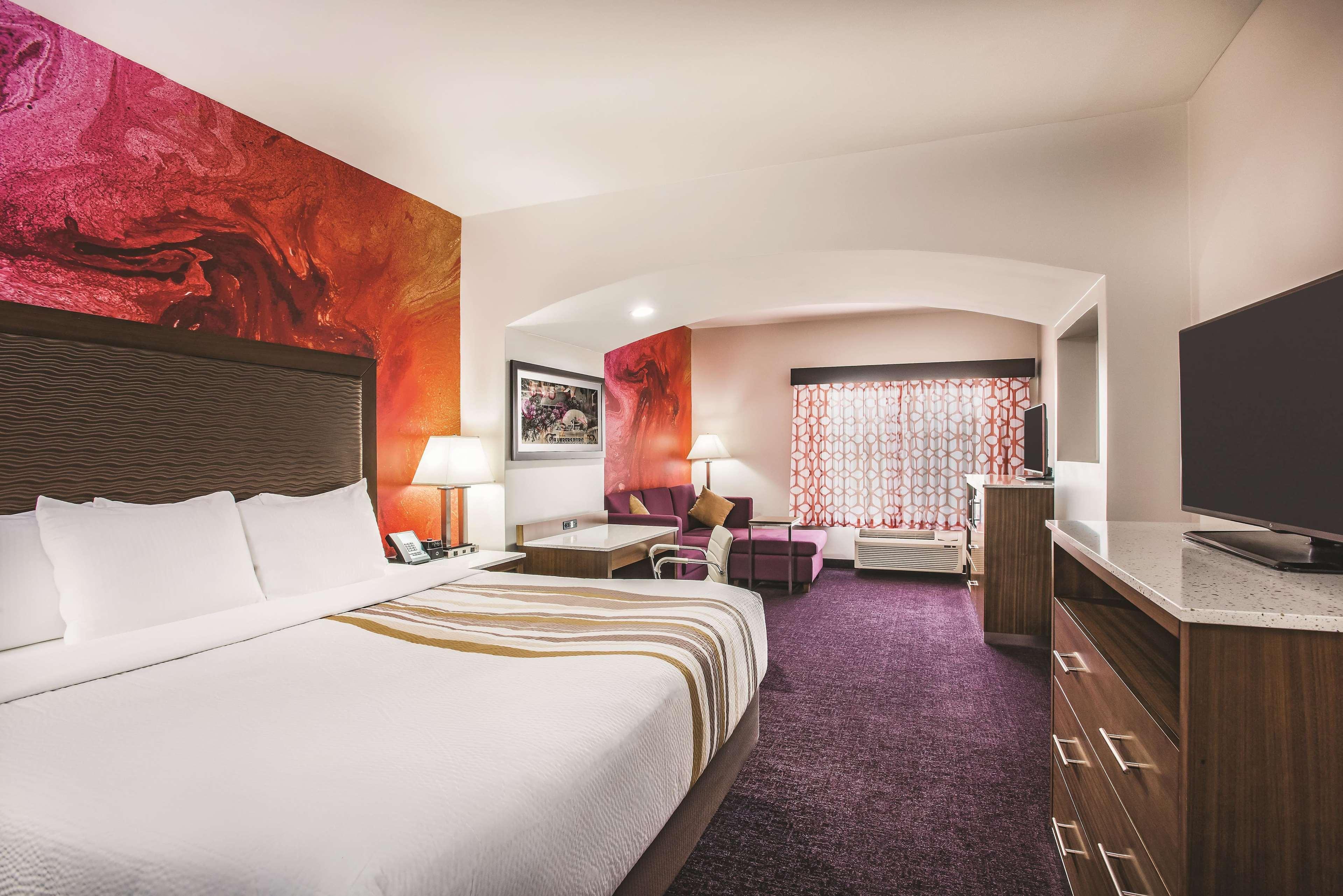 La Quinta By Wyndham Chambersburg Hotell Exteriör bild