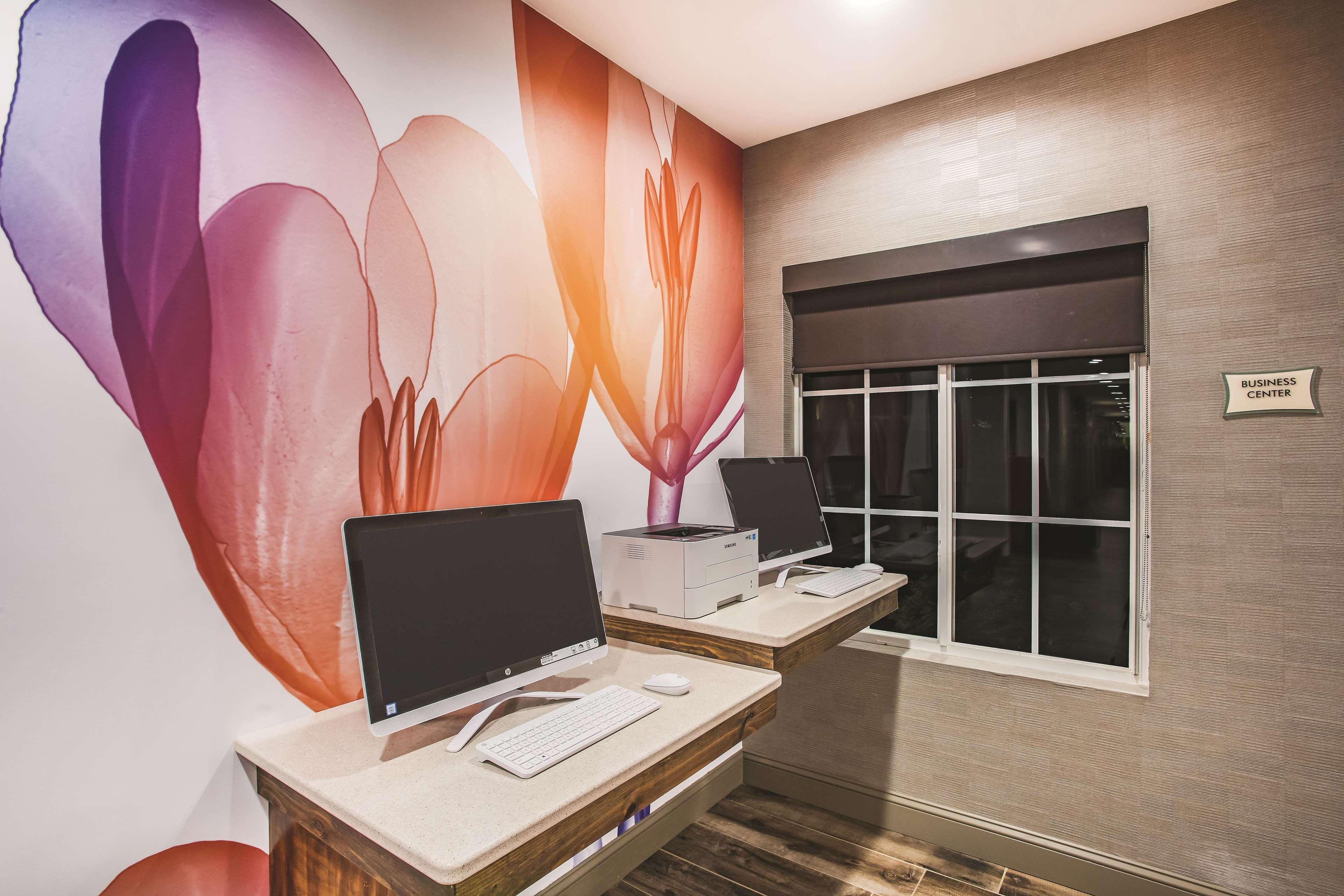 La Quinta By Wyndham Chambersburg Hotell Exteriör bild