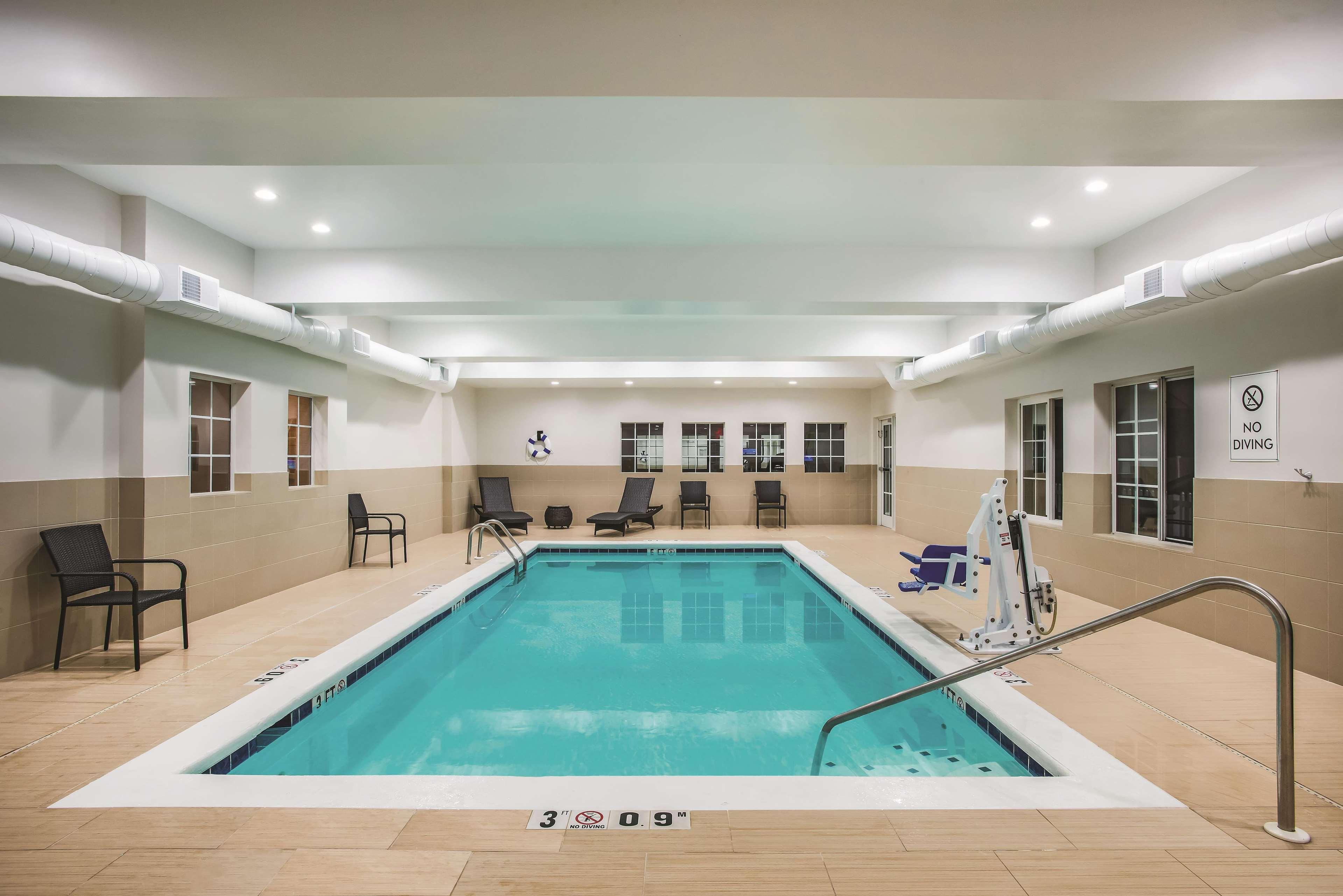 La Quinta By Wyndham Chambersburg Hotell Exteriör bild